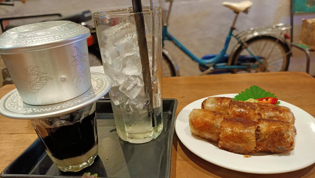 australia825's tweet photo. ベトナム来たらとりあえずブンチャーです👆
ベトナム風つけ麺！ https://t.co/vJGbExmnqj