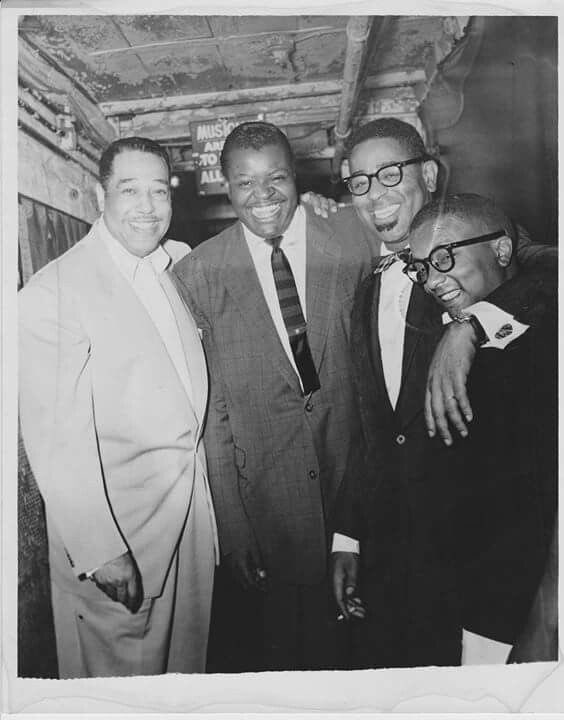 globaljazzqueen's tweet image. #ThatFridayFeeling

Find a reason to smile today.

(Pic: Duke Ellington, Oscar Peterson, Dizzy Gillespie &amp;amp; Billy Strayhorn)

#Jazz