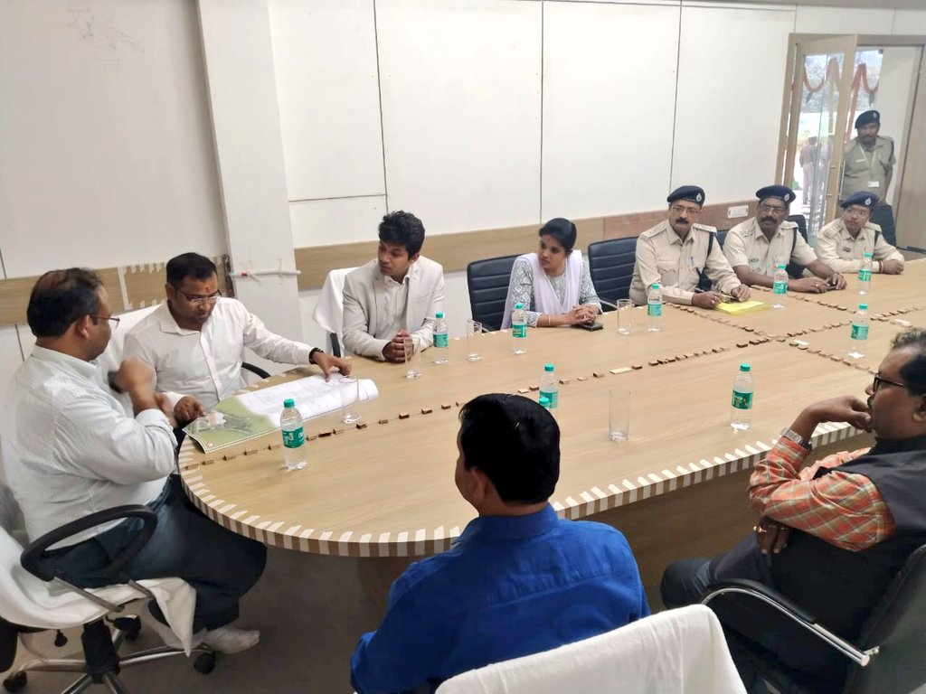DFOJharsuguda's tweet photo. Inauguration of #GISLab and #CrimeControlCell of Jharsuguda Forest Division by Shir Debidutta Biswal,IFS PCCF (HoFF) in  Presence of RCCF Sambalpur.
@ForestDeptt 
@pccfodisha https://t.co/AHvX6z2FHp