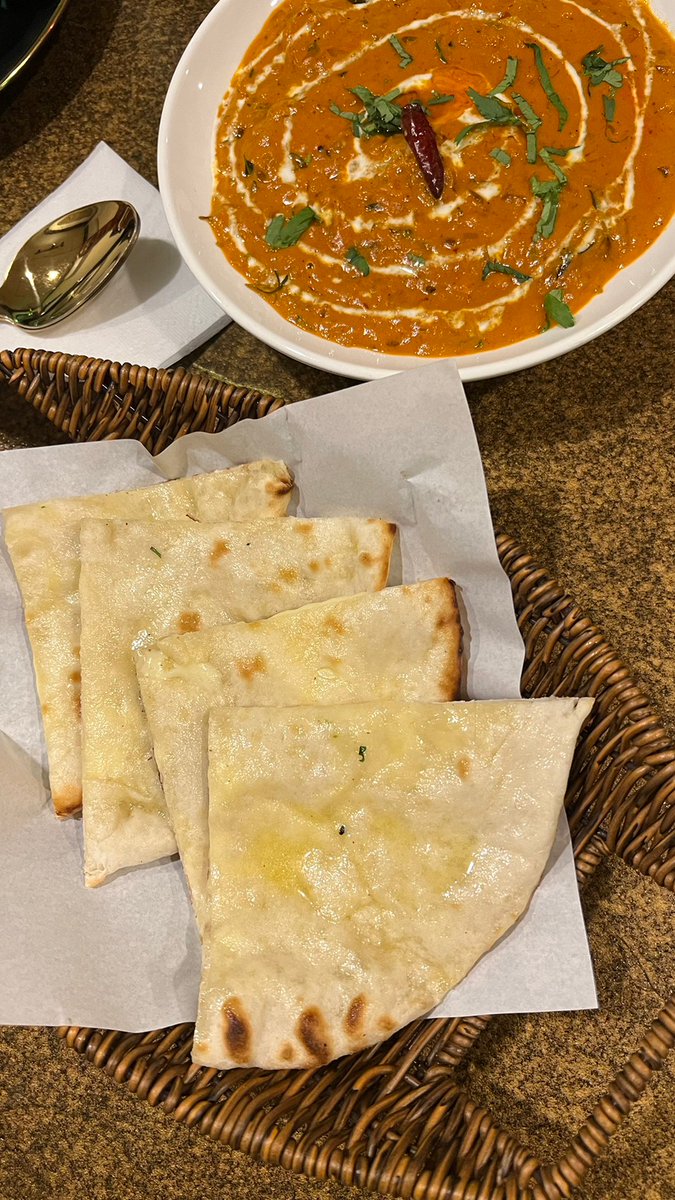 WNderlandx's tweet photo. แวะมารีวิว ร้านBombay ร้านอาหารอินเดียในขอนแก่น ร้านเพิ่งเปิดใหม่ได้ไม่นาน อาหารอร่อย แป้งนานแผ่นใหญ่มากก แกงต่างๆรสชาติดี ทานง่าย ให้พนง.ช่วยแนะนำอาหารได้ค่ะ หากไม่เคยทานมาก่อน มีที่จอดรถ ร้านบรรยากาศดี อยากจะแนะนำเพื่อนๆมาลองทานกันดูนะคะ #รีวิวขอนแก่น #รีวิวมข https://t.co/IVyNO6KEgk
