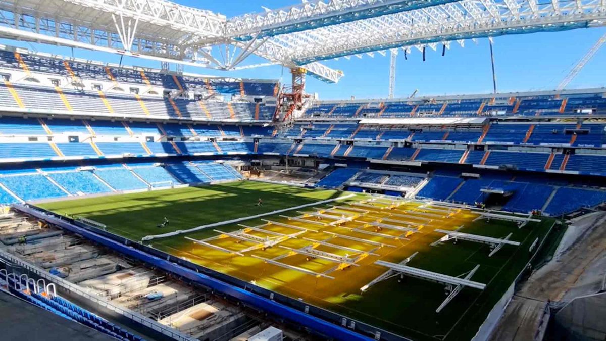 okdiario's tweet photo. #Vídeo 📲

Increíbles imágenes del Santiago Bernabéu 🏟️ https://t.co/19T9nFbkZQ https://t.co/4nbki0sysm