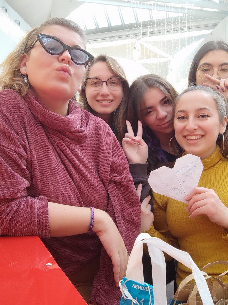 stuetec's tweet photo. per il #christianday ci siamo riunite noi, grazie christian ti vogliamo bene @turbojr_ ๐ https://t.co/gC84YmY5M7