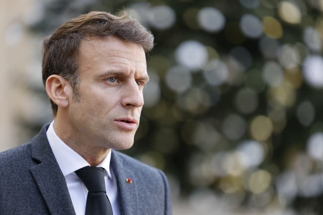BFMTV's tweet photo. Caricature d'Emmanuel Macron en nazi: le président porte plainte contre une voyante
https://t.co/AQieq6goL8 https://t.co/UjDkCqsshm