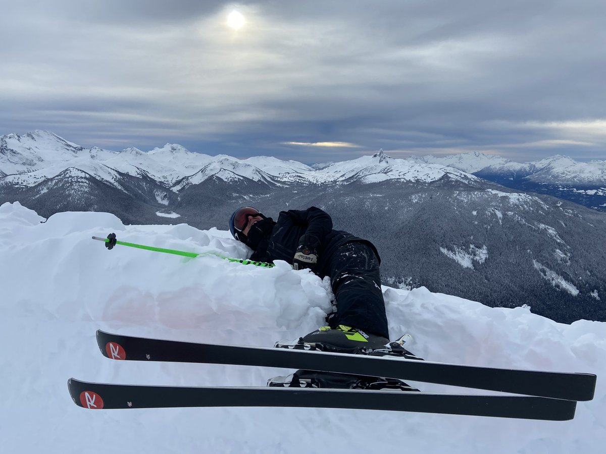 29cm overnight - 36cm in the last 24 hours <a href="/WhistlerBlckcmb/">Whistler Blackcomb</a> 😋 #whistler #skiing