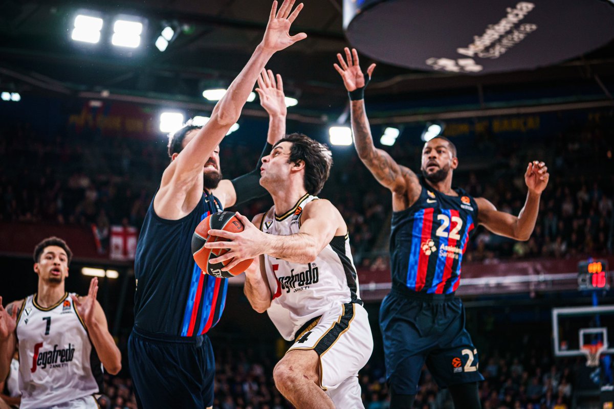 VirtusBo's tweet photo. A sequence of 🧙🏼‍♂️ @EuroLeague https://t.co/Qk90o7Bl8i