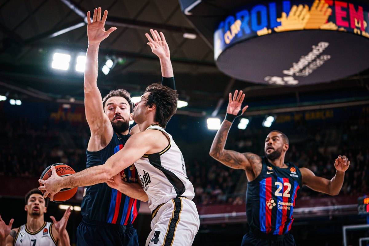 VirtusBo's tweet photo. A sequence of 🧙🏼‍♂️ @EuroLeague https://t.co/Qk90o7Bl8i