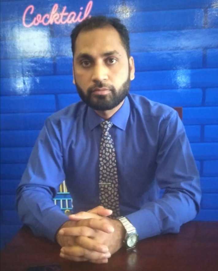 GhaniRaad's tweet photo. آج دیکھا ہے تجھ کو دیر کے بعد
آج کا دن گزر نہ جائے کہیں
#ناصرکاظمی #usmanghaniraad #عثمان_غنی_رعد #nasirKazimi #poetry #Urdu #numl #numlian
#tandoori #cafe
تندوری کیفے، نمل، اسلام آباد https://t.co/G8T2x07V4h