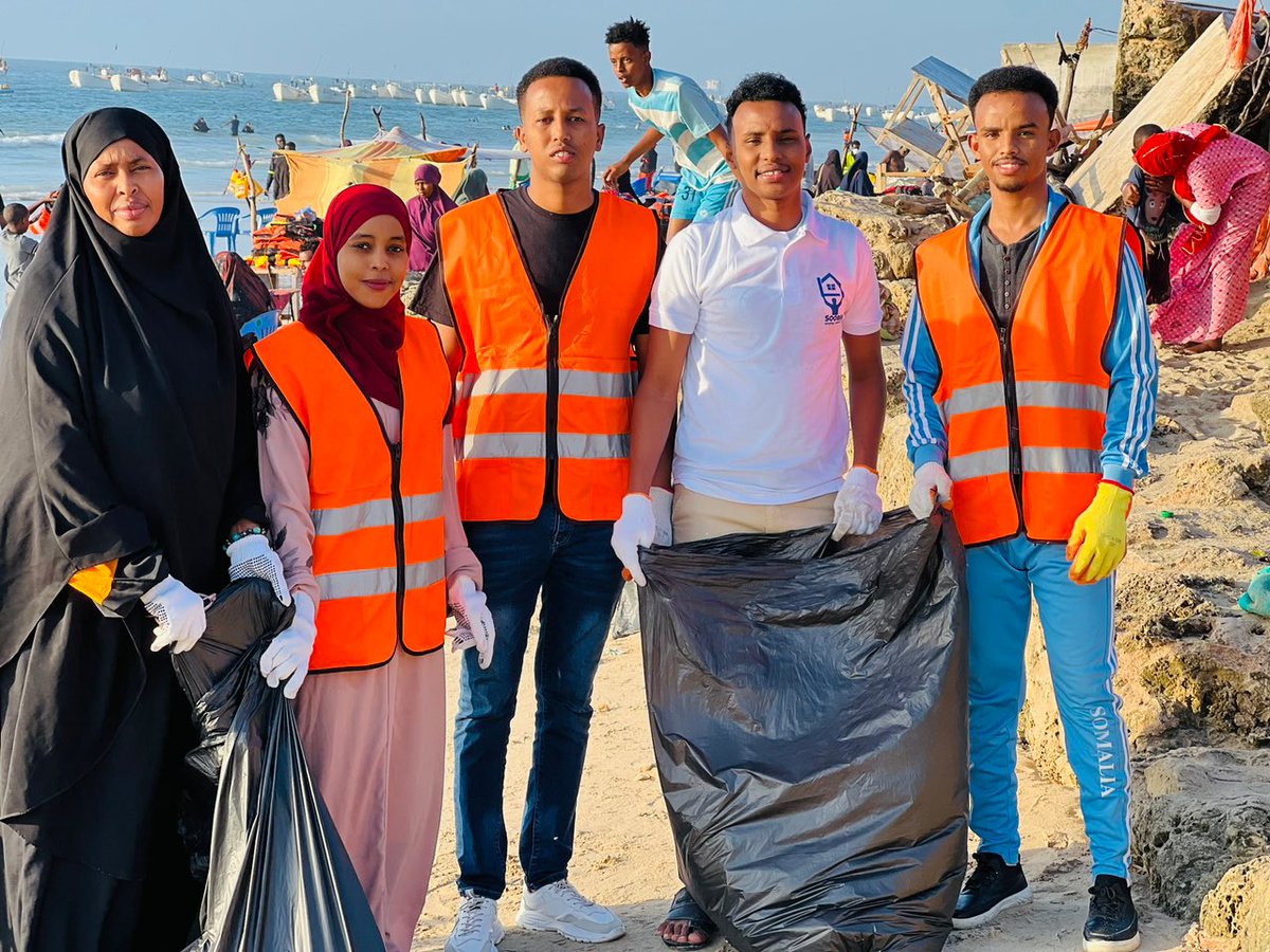 The first jumca of #2023, we are volunteering our beautiful ocean to keep it clean and also our environment. 

#Somalia
#WorldWithoutWaste 
#youthvolunteer 
#cleanyourhome 
#plasticfreechallenge
#BeatPlasticPollution