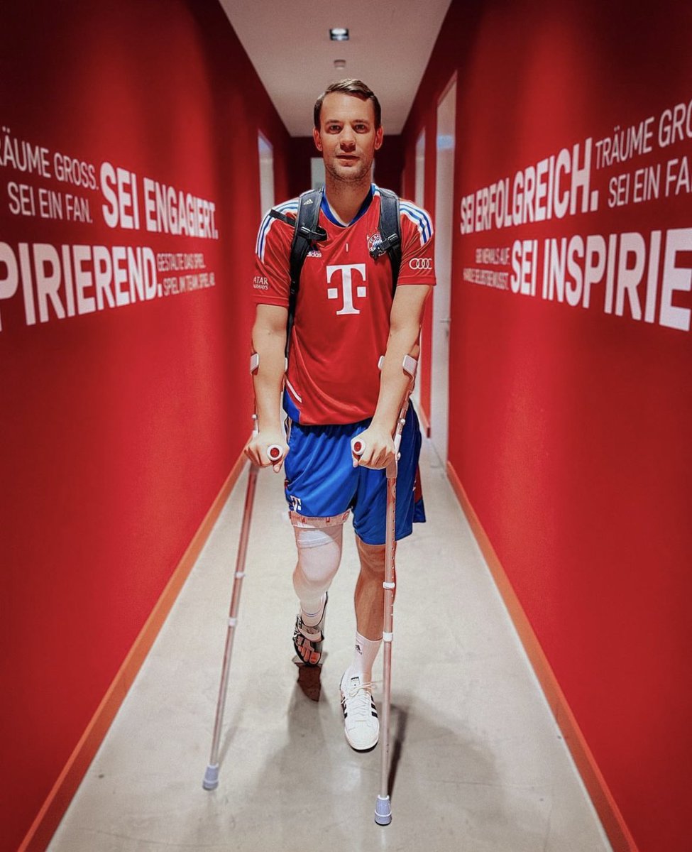 ActuFoot_'s tweet photo. Manuel Neuer. 🩼 https://t.co/krgryK3dye
