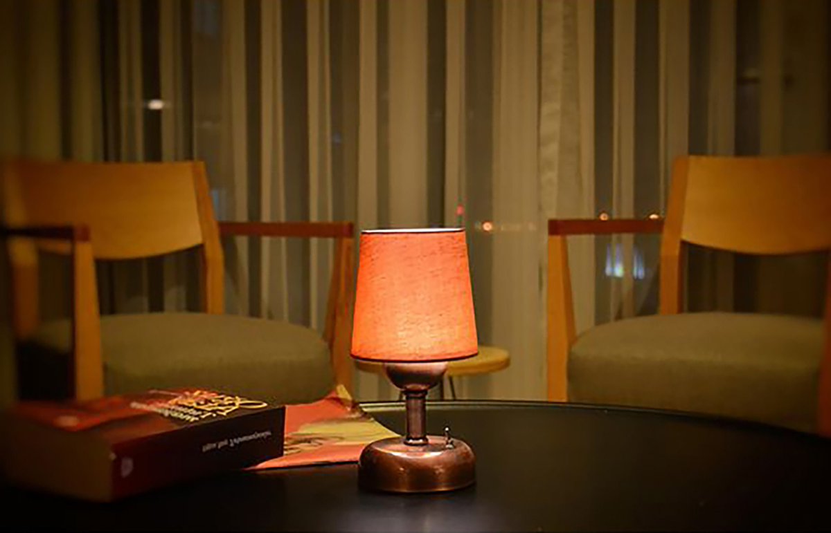 julalcom's tweet photo. Excited to share the latest addition to my #etsy shop: Hotel Table Lamp - Battery Powered Operated Lighting Unique Vintage Design Light Bedside Lamp - Restaurant, Hotel, Kitchen, Dining Room Lamp https://t.co/irW0NvAOD5 #bedroom #fabric #midcenturymodern #homedecor #ta https://t.co/GTwleat9ym