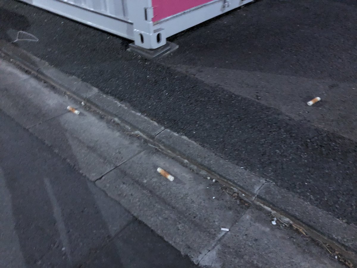 夜散でちくわに遭遇…

シュール過ぎてしばし思考停止💦

めいめいまっしぐら🐶💨