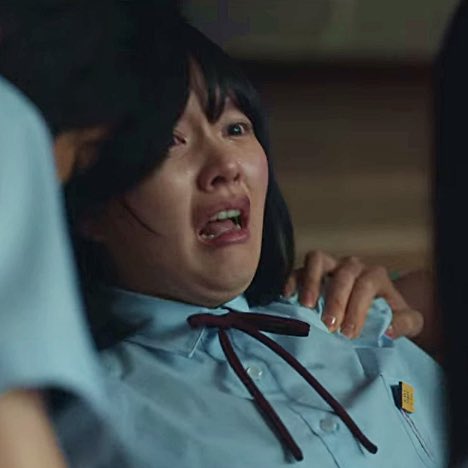 lolitascak3's tweet image. เห้ยอันนี้คือช็อคมาก รู้มั้ยว่าซีรีส์เรื่อง #TheGlory มาจากคดีที่เกิดขึ้นจริงของเกาหลีเมื่อ 17 ปีก่อน! เด็กนักเรียนมอต้นคนนึงถูกกลุ่มเพื่อนในห้องเรียนรุมบูลลี่ยาวนานกว่า 20 วัน ถูกกลั่นแกล้งสารพัด ที่น่ากลัวที่สุดคือเด็กคนนี้โดนทรมานด้วยการเอาที่หนีบผมร้อนๆ นาบจนผิวไหม้! (มีต่อ)