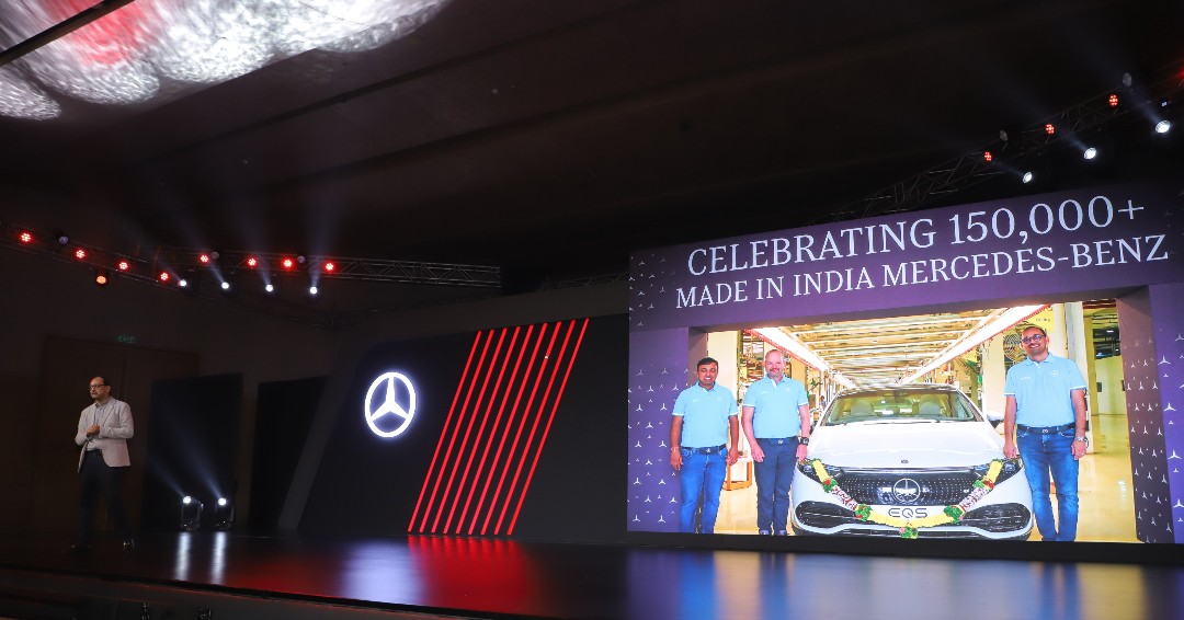 MercedesBenzInd's tweet photo. Witness the arrival of the new Mercedes-AMG E 53 4MATIC+ Cabriolet and discover a new style for the new year. #ECabrio #AMG #MadeToWinTheNight https://t.co/rbGqJ1cWyj
