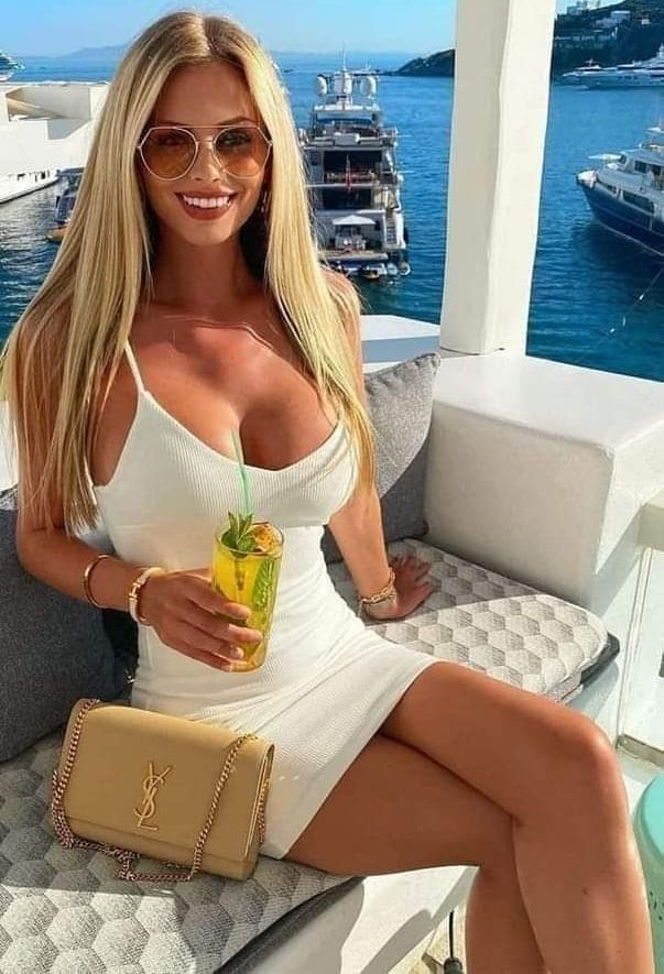 Kristal38922455's tweet photo. Have a great weekend 🍸💞💋 https://t.co/TPekpteLf9