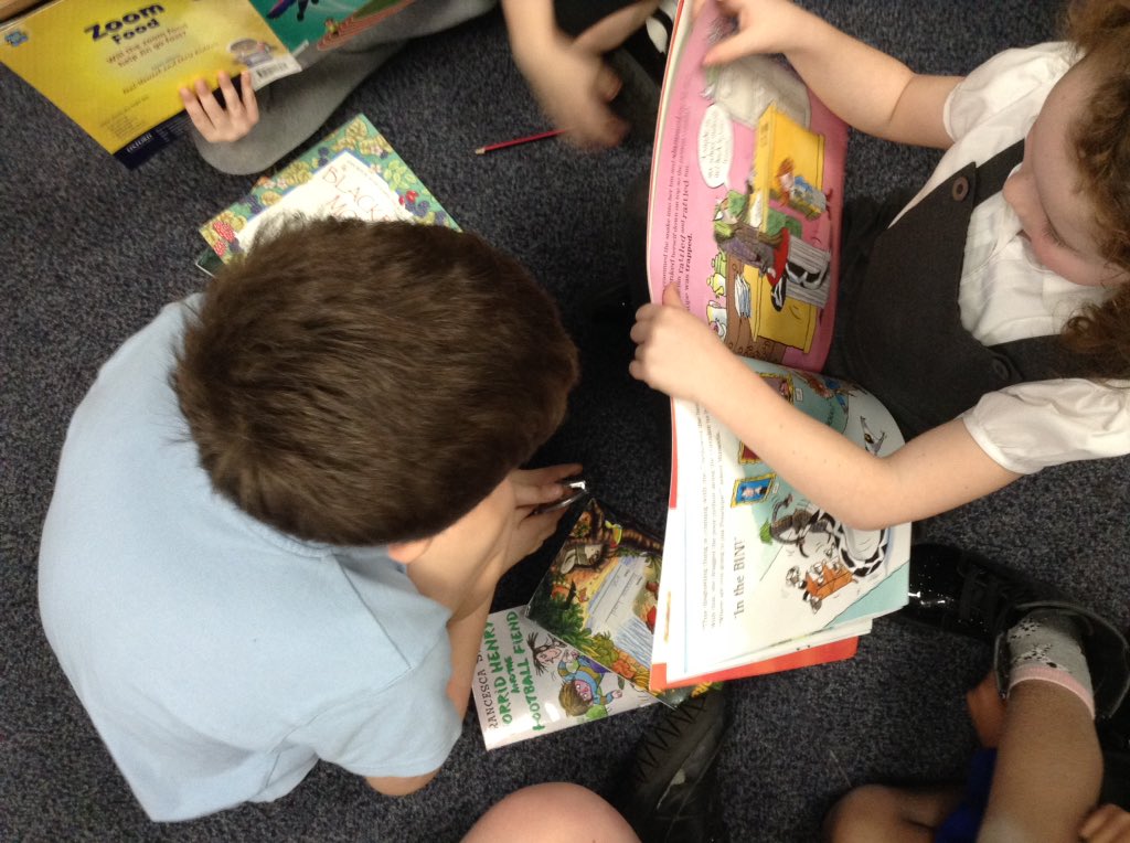 latimerprimary's tweet photo. #ClassCB are loving hearing and listening to #ClassKB read this afternoon. #LatimerLOVESreading https://t.co/rXnnzq7GeV