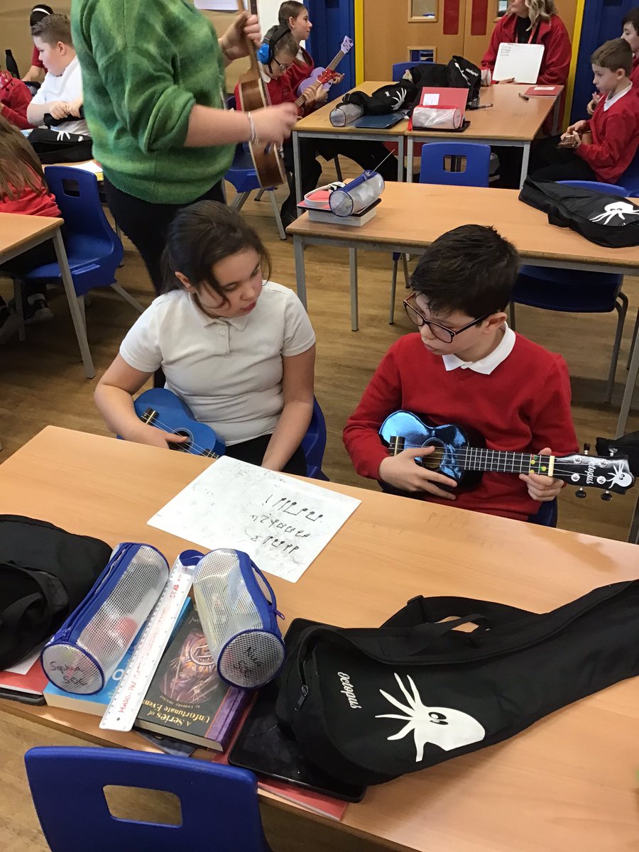HGPAMissCook's tweet photo. We loved our ukulele lesson today!❤️ 🎶 #harrowgateacademy #harrowgatemusic https://t.co/KPKNoOCeux