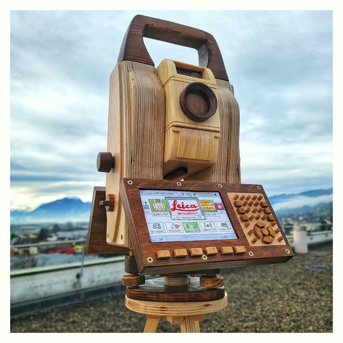 SistemASLeica's tweet photo. Leica MS60 WoodX Editon
.
#leica #ms60 #multistation #wood #tahta #surveyor #leicams60woodxedition #topografia #surveylife #topograf #haritamühendisi #geomaticsengineering #mapengineering #landsurveying #haritacı #realsurveyors #surveying #landsurvey #geomatics #topography https://t.co/caxWTmILhd