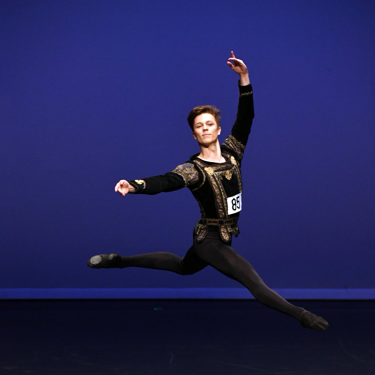RADheadquarters's tweet photo. Applications for The Margot Fonteyn International Ballet Competition 2023 are now open! Many past winners of the Genée and The Fonteyn have become professional dancers with companies worldwide.
To enter: https://t.co/dXh2XAEOBO
#Fonteyn2023 #Ballet #RADballet #BalletCompetition https://t.co/E3EwXdVLSp