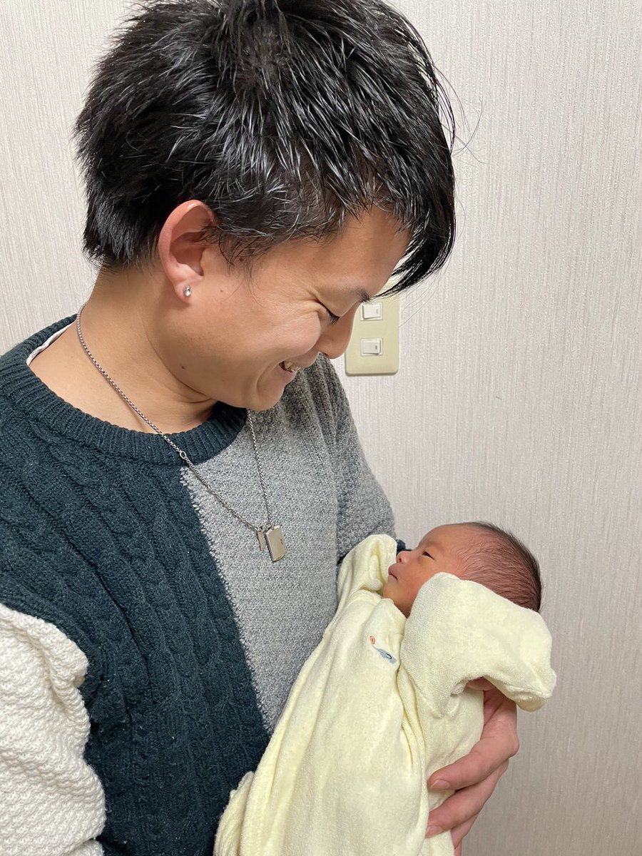 unfair1016's tweet photo. 2023.1/2 21:52
第2子元気な男の子誕生
病院ついて2分の出産！
嫁と元気で産まれてくれた子どもに感謝！！
2児のパパ頑張ります！ https://t.co/QRqA2mrvhz