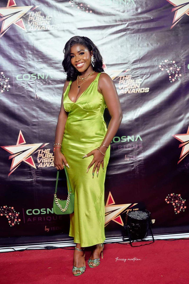 public_awards's tweet photo. Revivez en images la troisième édition du gala de récompenses The Public Vision Awards.

Entre photographe , journaliste et les fans place au tapis rouge 

@GuiakamF @NyangaCoco @misscentre @kareyce_fotso

#ThePublicVisionAwards3 https://t.co/uBblcw8S8n