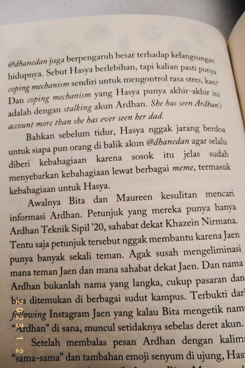 rutoonad's tweet photo. reading time @lemonbilassoms @dhanedann ♡♡ https://t.co/s9hNyvinsm