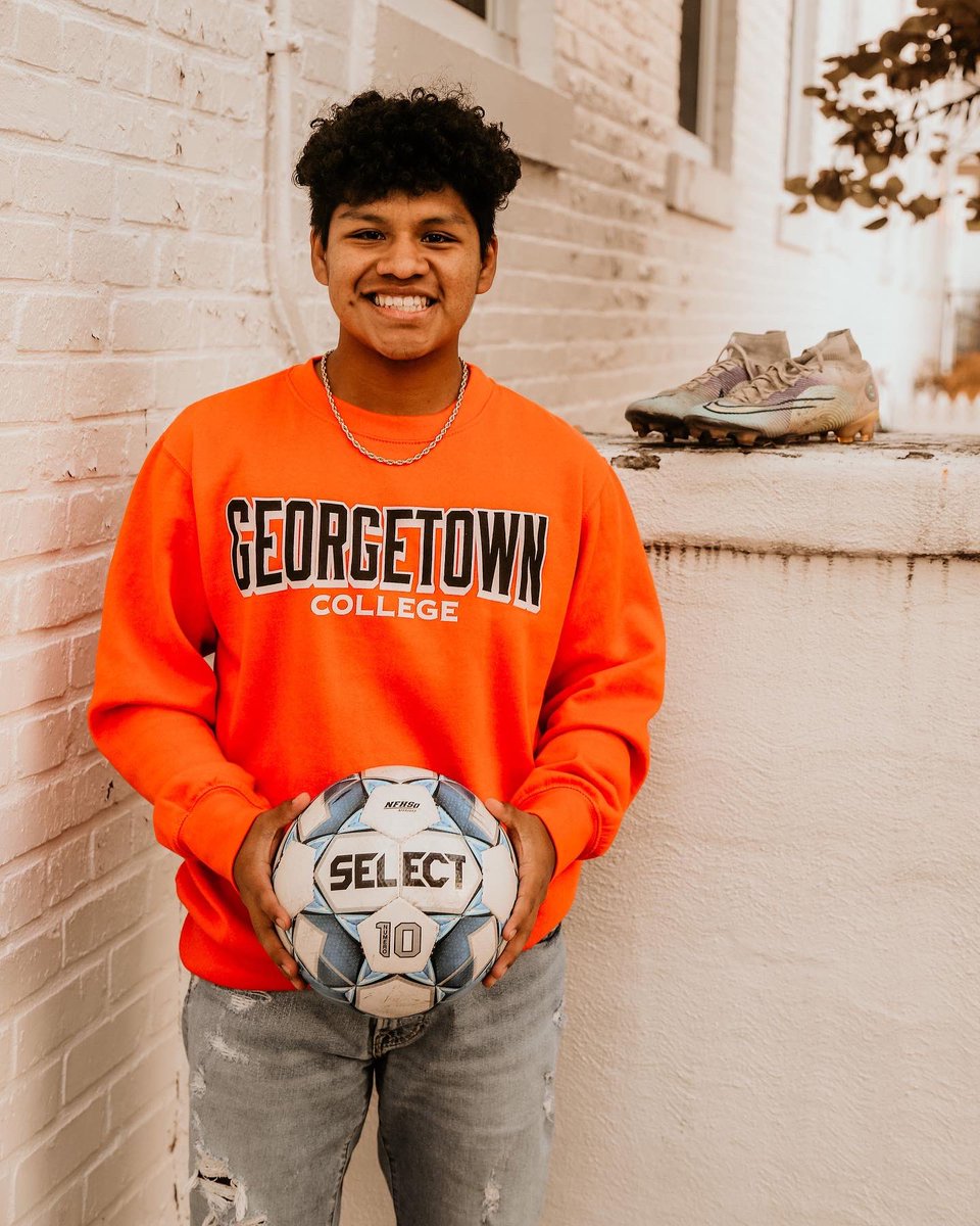 Happy 18th birthday to my favorite person! Love you more! <a href="/peytonjones33/">Peyton Jones</a>