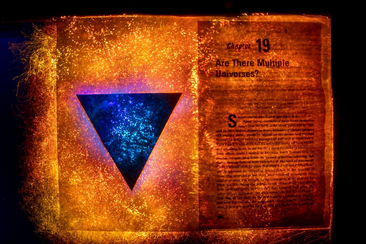 LightPainterJDP's tweet photo. Found an interesting book. When I opened it strange things started happening…
Light painting created in real time captured to the camera in one single photographic frame.
#multipleuniverses #quantum #spacetime https://t.co/pZg1zLkYEN