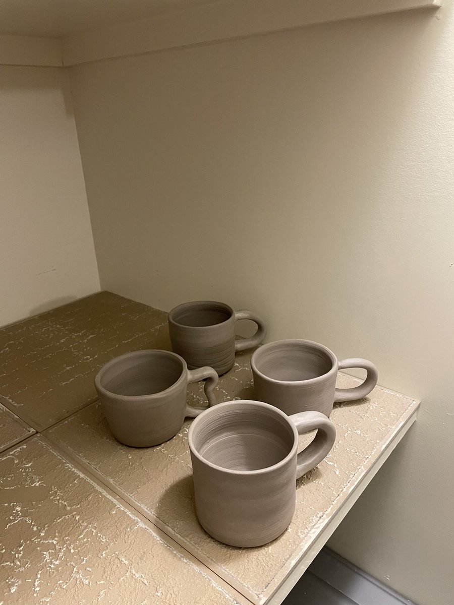 I suppose I should post on twitter that I am attempting to become a potter 🏺