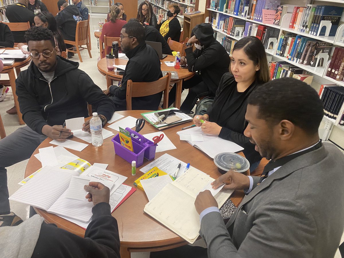 ImCpeterson's tweet photo. AWESOME learning taking place at @Eisenhower_AISD as teachers are learning more about interactive notebooks to enhance student learning! @RANESIAEDWARDS https://t.co/ju4OIxvbpw