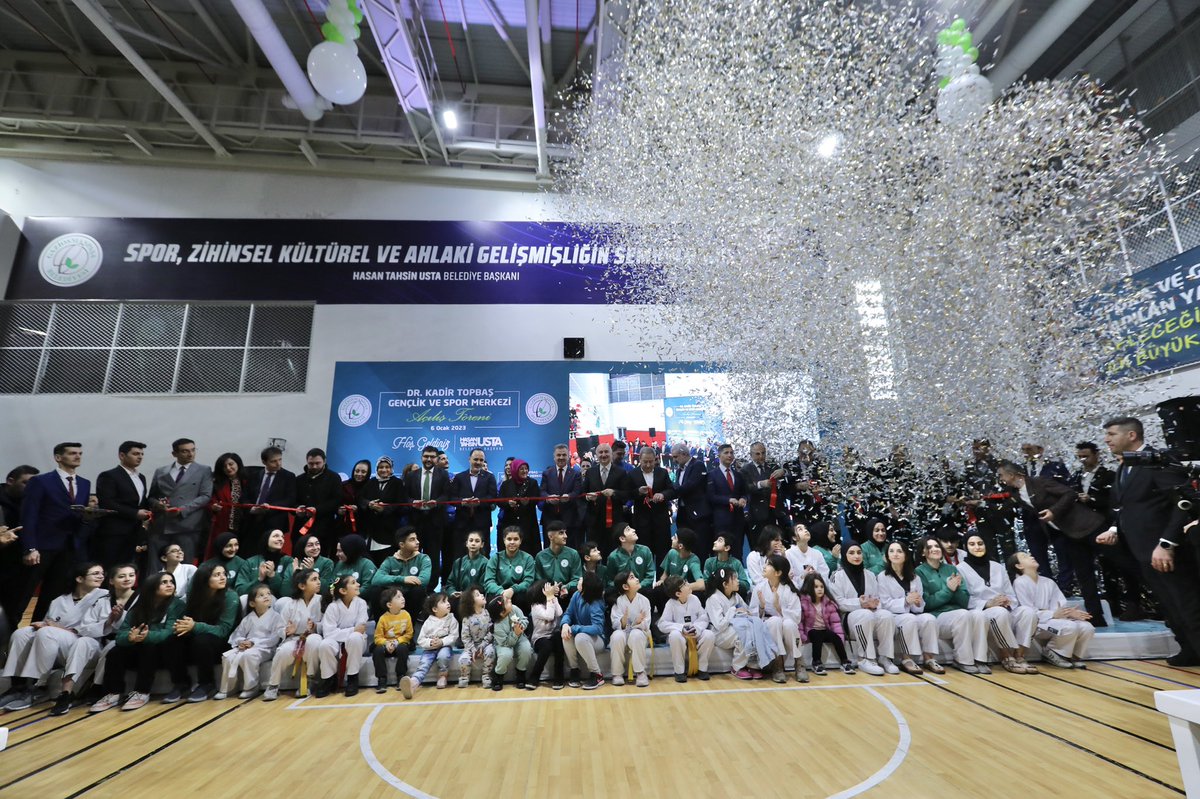 Türkiye Yüzyılı'nı ileriye taşıyacak gençlerimize hizmet etmeyi görev biliyoruz.

Ülkemizin imkân ve refahını yükselterek yeni nesillere daha müreffeh bir gelecek bırakacağız.

<a href="/akaraismailoglu/">Adil Karaismailoğlu</a>

#2023YolundaBiriz 

📍Dr. Kadir Topbaş Gençlik ve Spor Merkezi Açılış Töreni