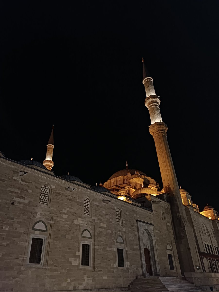 Kuşkusuz yerde olsun, gökte olsun hiçbir şey Allah'a gizli kalmaz.
Âl-i İmran/3
Cumamız mübarek, dualarımız kabul olsun.🌹