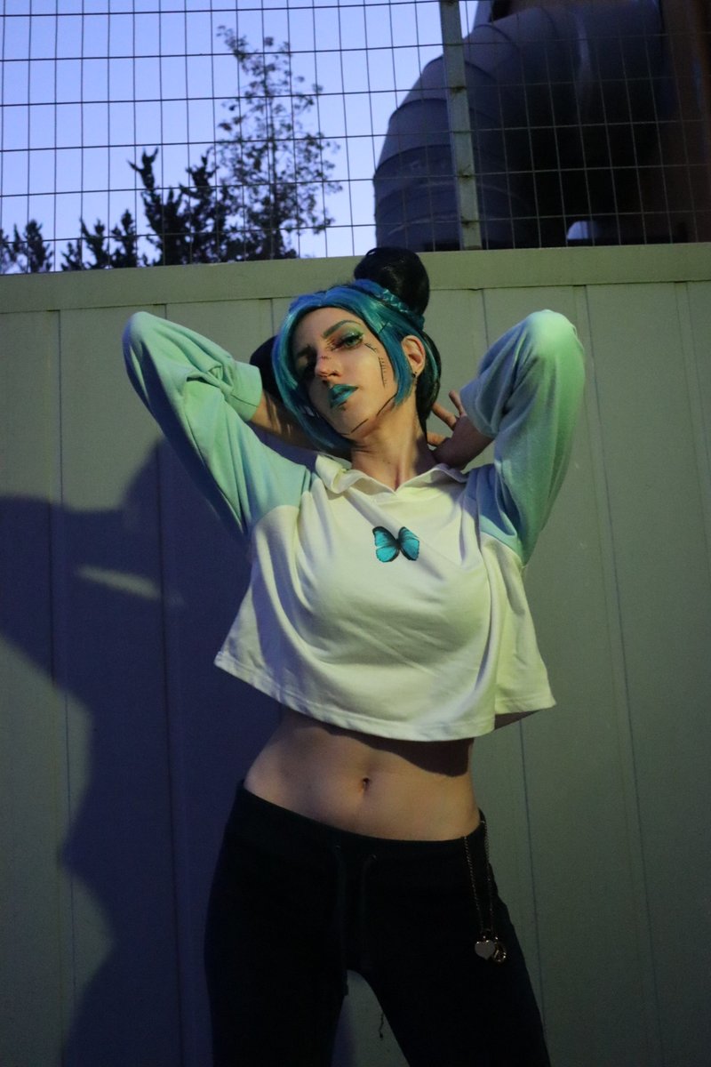 hellncosplay's tweet photo. Getting back on twt to make everything a Jojo reference ♡ #StoneOcean #JolyneCujoh #JoJosBizarreAdventure #cosplay https://t.co/0xIXW2oVj2