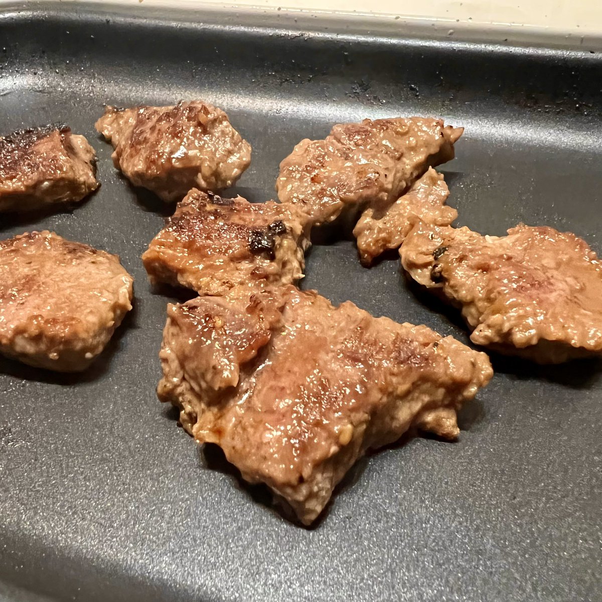 yamacook1's tweet photo. 今日はBrunoで無限ハラミ🍖解凍して焼くだけなのに甘辛スパイスがきいてて美味しすぎた💕ズボラやぎでも即完成✌️次回は山でやりたい⁽⁽◝( ˙ ꒳ ˙ )◜⁾⁾
PR @Laegis3325 #MEATFLIX https://t.co/5NvyjwFIZA