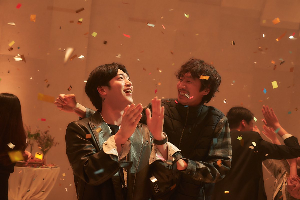 HappynewyearJP's tweet photo. ＼\💕ℍ𝕖𝕝𝕝𝕠, 𝟚𝟘𝟚𝟛💕/／

仕事初め＆学校初め、お疲れ様です☕️
2023年の映画初めに #映画ハッピーニューイヤー はいかが？🎬

#映画ハッピーニューイヤーで幸せになろう で投稿すると、韓国往復分ZIPAIRポイントやチャミスル豪華セットが当たるキャンペーン実施中🎁✨
https://t.co/hwr5yzgDDt https://t.co/m89BO3v4uz