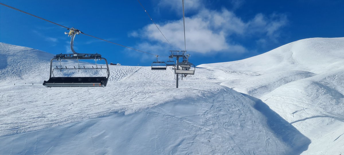 weathertoski's tweet photo. Check out our very latest detailed SNOW REPORT for the Alps and beyond: https://t.co/d6RYUu2nX6 https://t.co/84XzPGqhjo