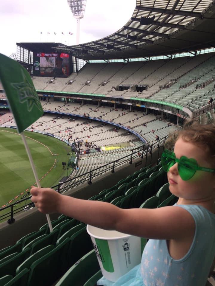 dukeymadison's tweet photo. It’s times like this that I remember the phrase “showing your true colours”! Little girl Melbourne Stars is now a Sixer! #BBL12 @SixersBBL Dont have the heart to tell her it’s magenta not pink 💕💕 https://t.co/PakhJNssAo