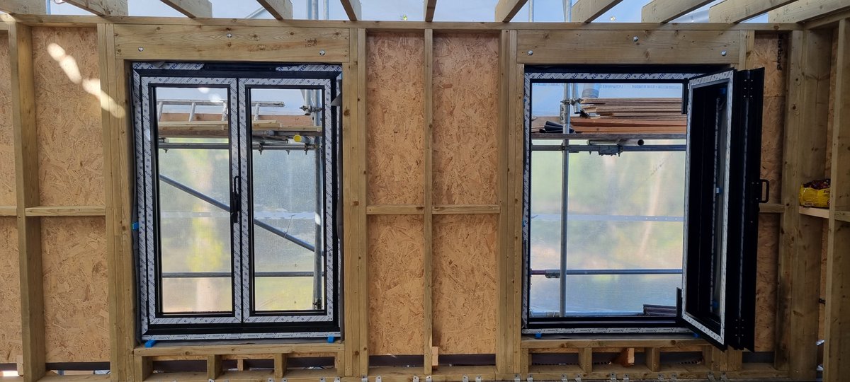 AlBifolds's tweet photo. It's Friday!!! Are you ready for the weekend? 😁
We know we are! And so are our two beautiful two-leaf bifolds #twinsies 👐

#FridayMotivation #bifoldingdoors #aluminiumdoors #aluminiumbifolds https://t.co/LBjgC1zGFY