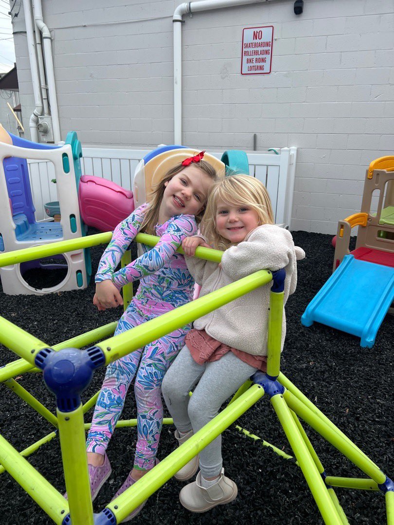MrsTyner's tweet photo. Besties 💖 https://t.co/BfR3jxU2j6