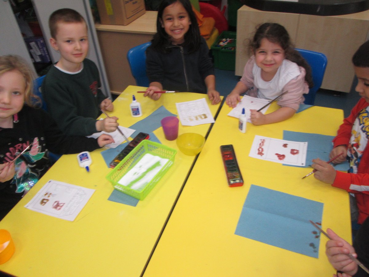 MrShahsClass's tweet photo. As part of #InspireDay we looked at the book: Maybe Something Beautiful. We liked the meaning on how Art can transform something. @YPSArtandDesign We did some doodling first before we made our houses using: salt, glue and then adding water colours to represent our community. https://t.co/L8zObsoOUS