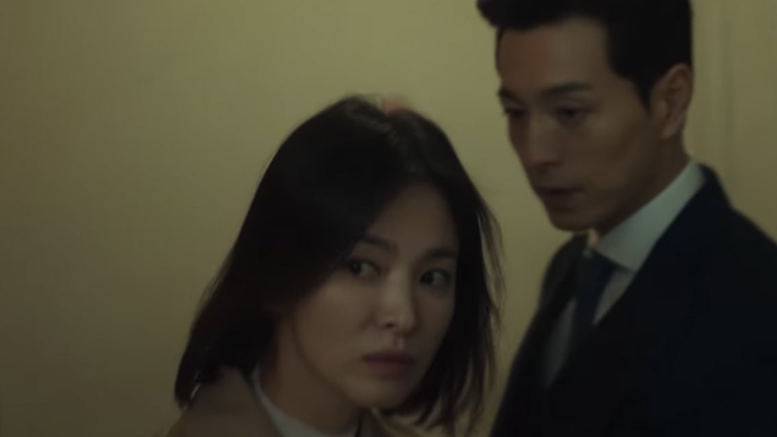 ldh_simp's tweet photo. the glory writer said it herself that when she first saw this scene of dongeun and doyoung, she screamed and loved it… 😳

#더글로리 #theglory https://t.co/SFgxdvG1dU