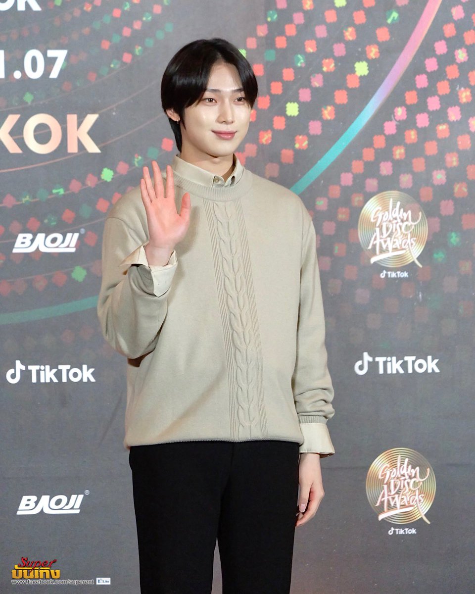Asianlink_ent's tweet photo. 230106 PRESS CON : GOLDEN DISC AWARD ครั้งที่ 37

#선우 #SUNOO
 #ENHYPEN #엔하이픈  #GDAinBKK https://t.co/ApDd37vPjd