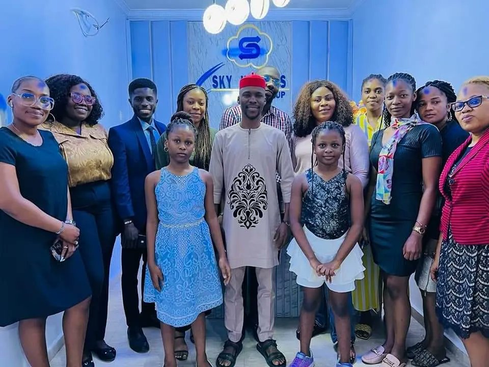 monarchabuka's tweet photo. Your best consult for travel and tour #SKYWITHUS. Thank you for inviting me to officially kick-start your business year by first acknowledging the God factor, then officially lunch your new office at Lekki Phase 1.
 
#SKYWITHUS 
#Ozox_Consulting
#Ozox_Business_School
#2023 https://t.co/raXl2delya