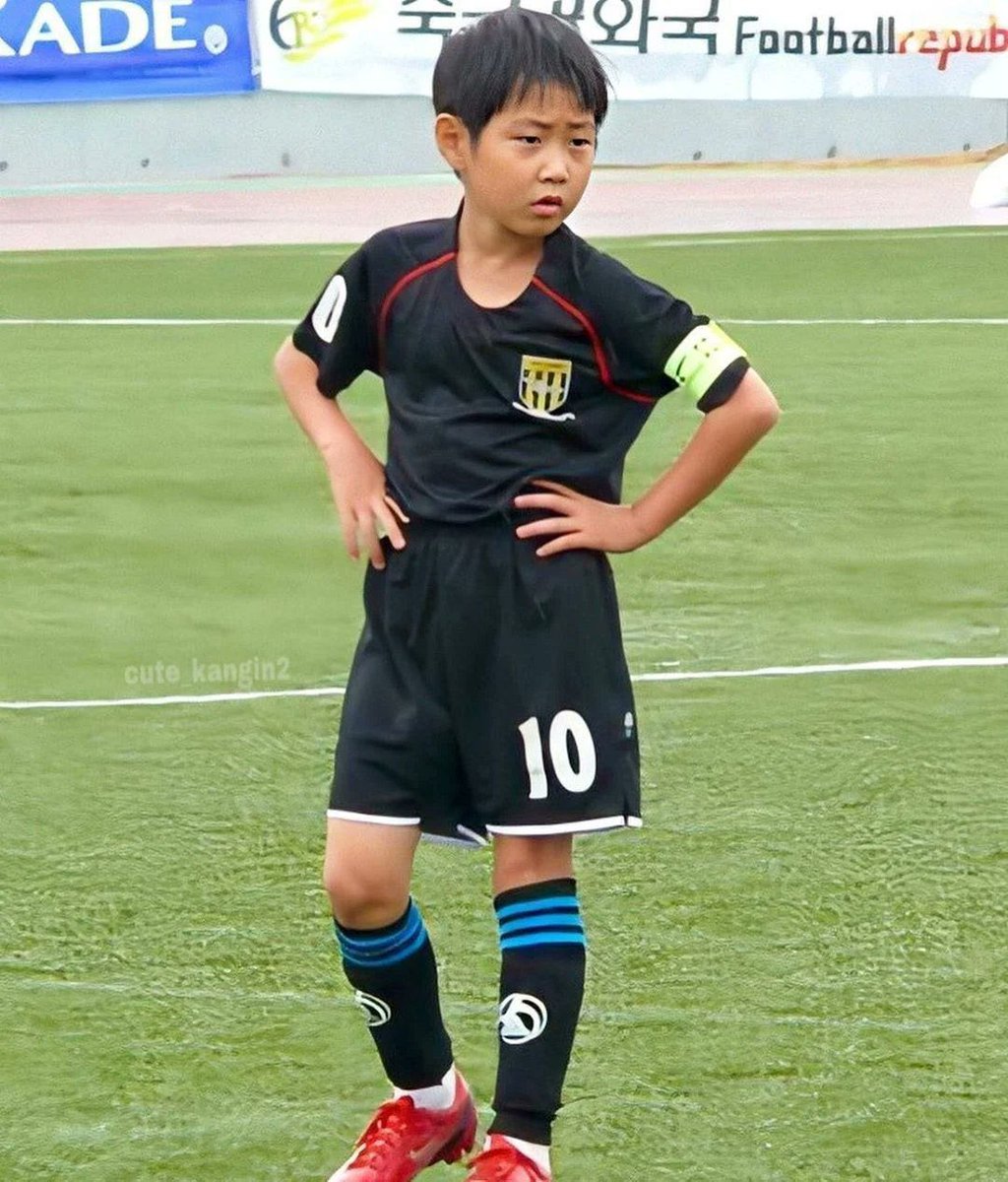 hol8y's tweet photo. 축빠에 탈축이 어딨어.
공 차는 거 보여줬잖아, 좋다매? https://t.co/E9DjCNvUiL