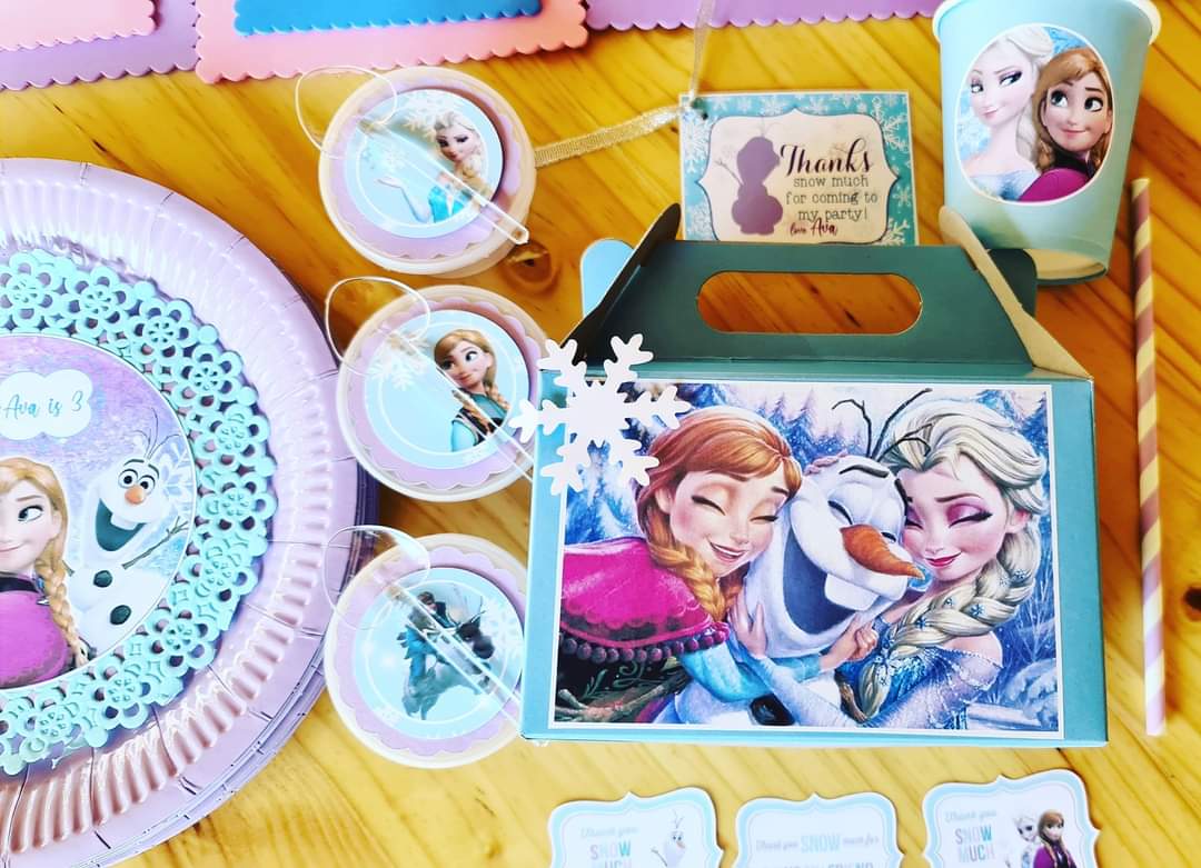 speckledbasket's tweet photo. First birthday celebration package of the year.

Created this beautiful Frozen party in a box for a client. Our party in a box offering is budget friendly and convenient but still absolutely gorgeous. https://t.co/FjAflVrKDk