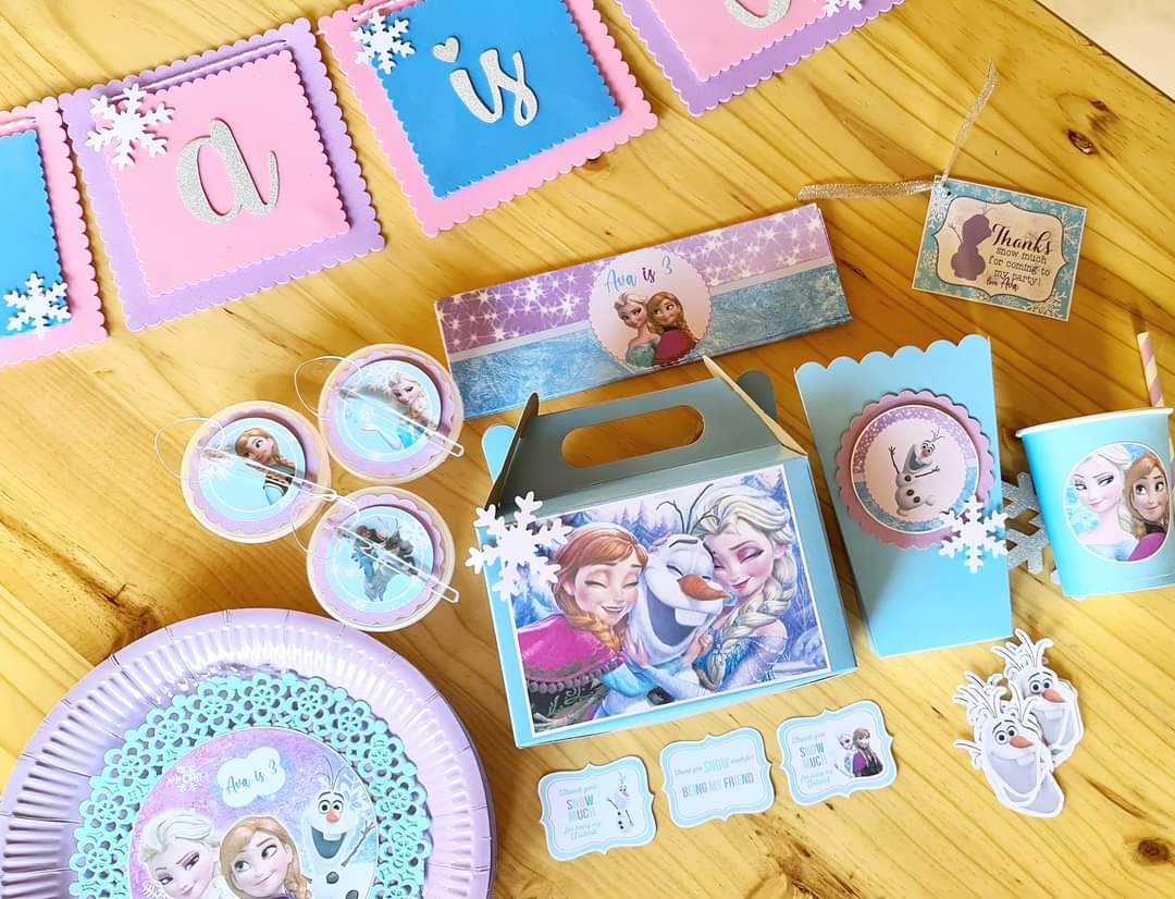 First birthday celebration package of the year.

Created this beautiful Frozen party in a box for a client. Our party in a box offering is budget friendly and convenient but still absolutely gorgeous.