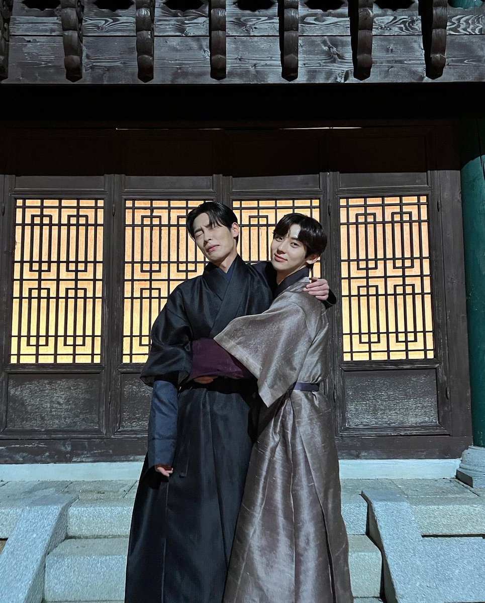 leejaewookstyle's tweet photo. jaewook and minhyun’s things, cute hugs 🫂 https://t.co/NZSDyJYVUs