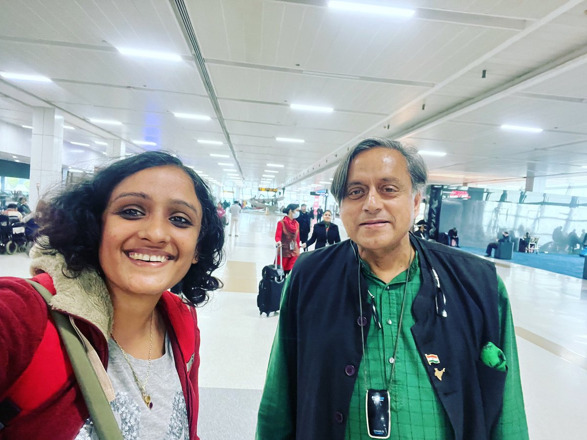 imnottalkative's tweet photo. Met @ShashiTharoor at the Delhi Airport! https://t.co/9GVYhezcxQ
