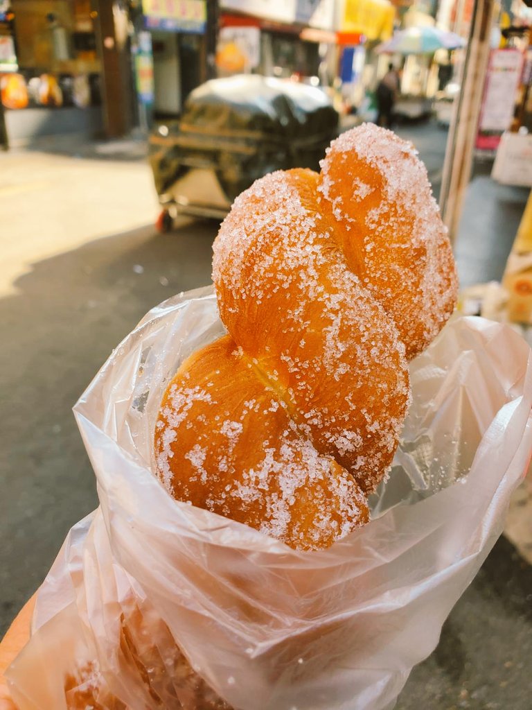 toyochiku's tweet photo. @chamotsuki テヘ😝 旨いもの一杯食べたし、2023年も頑張れる気がするよ👊😆🎵 https://t.co/fhL6qNOeTV