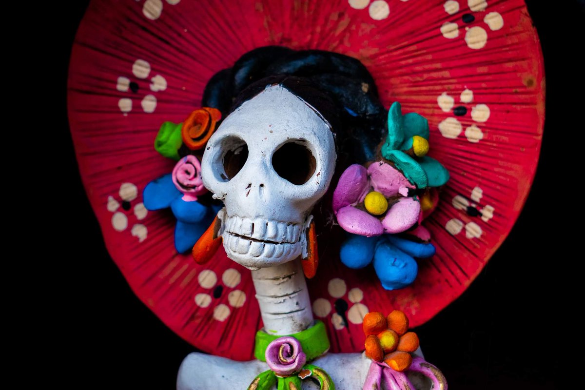 DontRunInPacks's tweet photo. This statue was donated to the Cross Bones Graveyard by the Mexican Embassy

#crossbonesgraveyard #photo #photographer #photooftheday #photographylovers #photography https://t.co/31Ca1fEX4o