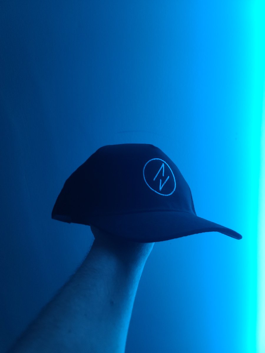 SwipeStyle's tweet photo. FIRST GIVEAWAY MERCH🎉

Casquette Swipe + 20e VALORANT POINTS
(Le QR code pour la PUB hehe)

Pour entrer
- Follow on: 
https://t.co/SsGyhzzGwq
https://t.co/hBXgFVlb0W
https://t.co/iCxHZD8PmO
- RT et FAV
- Tag un ami

Bonne chance à tous !

T.A.S le 20/01/2023 https://t.co/cB4KlyZMTJ